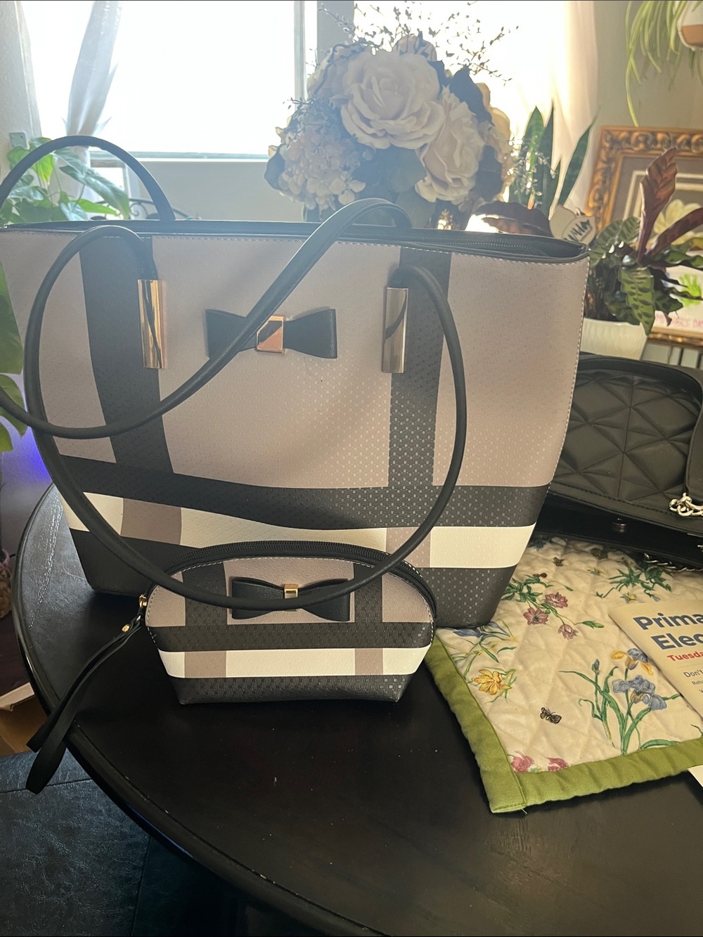 Elegant Two-Piece Gray and Black Tote Set with Bow Accent new